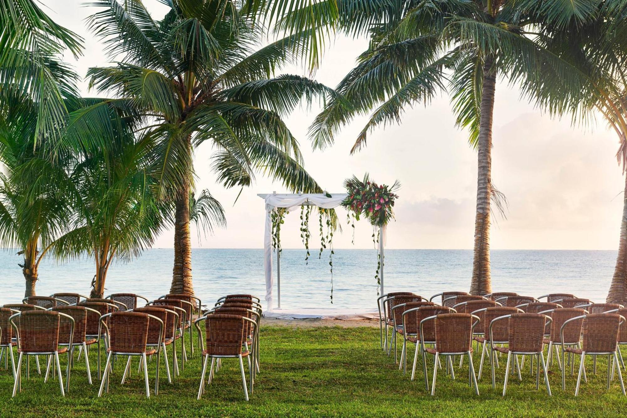 Sheraton Samoa Beach Resort Mulifanua Exteriör bild