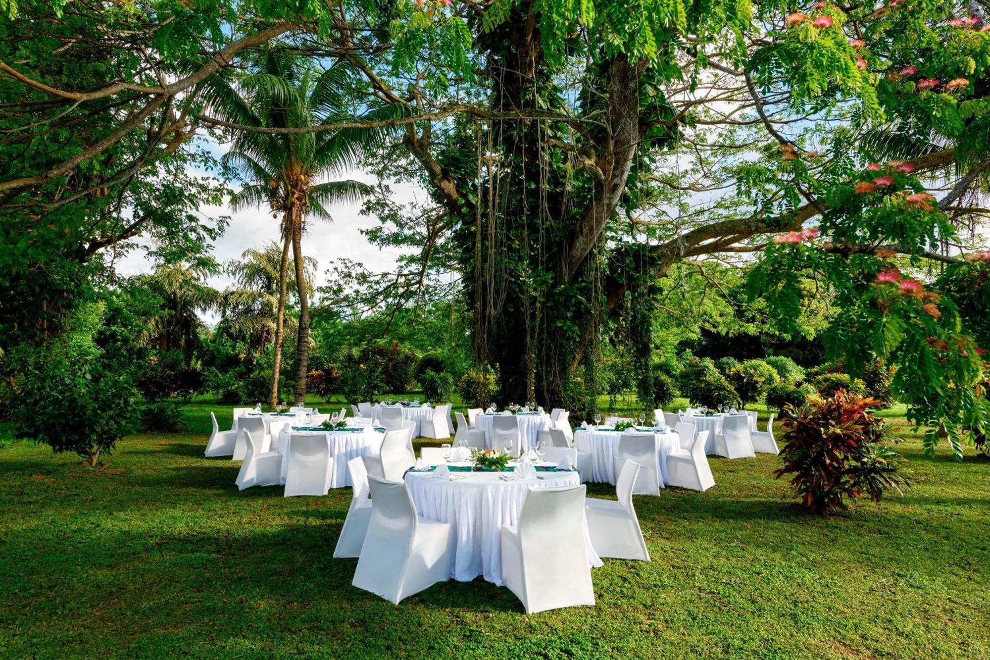 Sheraton Samoa Beach Resort Mulifanua Exteriör bild